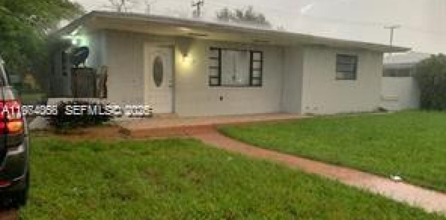 Casa en Miami Gardens, Florida 3 dormitorios, 135.08 m2 № 2041313