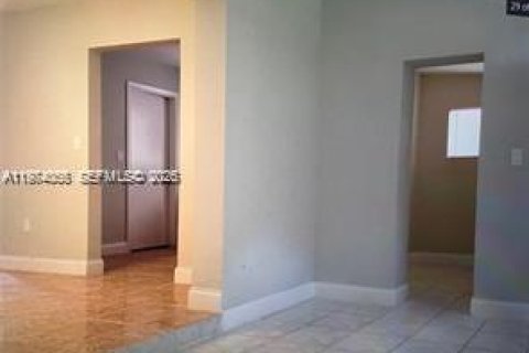 Casa en venta en Miami Gardens, Florida, 3 dormitorios, 135.08 m2 № 2041313 - foto 7