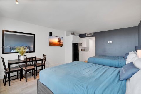 Condo in Sunny Isles Beach, Florida № 1933793 - photo 5