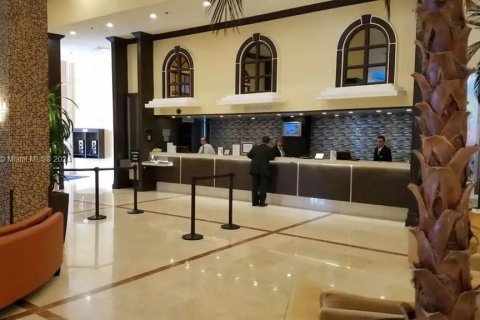 Condo in Sunny Isles Beach, Florida № 1933793 - photo 12