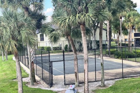 Condo in Altamonte Springs, Florida, 2 bedrooms  № 1430706 - photo 17