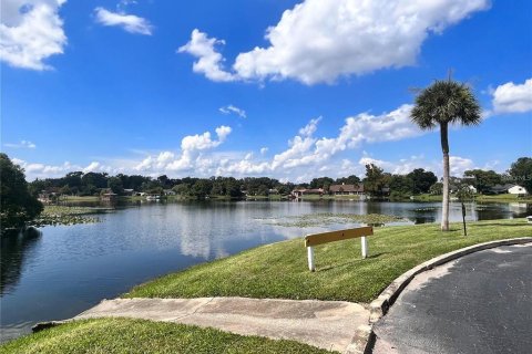 Condo in Altamonte Springs, Florida, 2 bedrooms  № 1430706 - photo 16