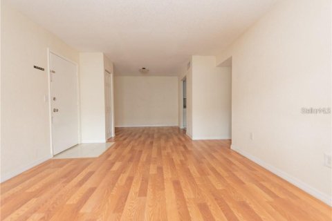 Condo in Altamonte Springs, Florida, 2 bedrooms  № 1430706 - photo 2