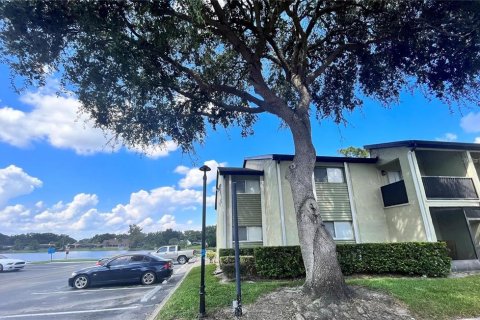 Condo in Altamonte Springs, Florida, 2 bedrooms  № 1430706 - photo 19