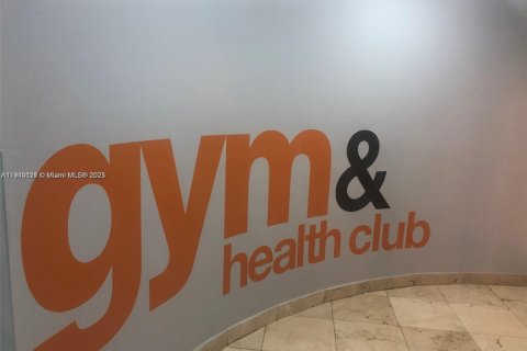 Condo in Miami, Florida, 2 bedrooms  № 2013108 - photo 21