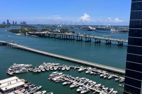 Condo in Miami, Florida, 2 bedrooms  № 2013108 - photo 4