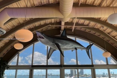 Condo in Miami, Florida, 2 bedrooms  № 2013108 - photo 29