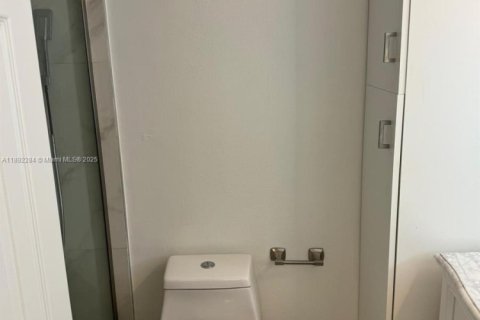 Condo in Hialeah, Florida, 3 bedrooms  № 2037900 - photo 18