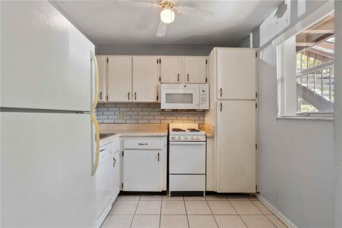 Copropriété à vendre à Tampa, Floride: 1 chambre, 61.13 m2 № 2389192 - photo 6