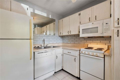 Copropriété à vendre à Tampa, Floride: 1 chambre, 61.13 m2 № 2389192 - photo 7
