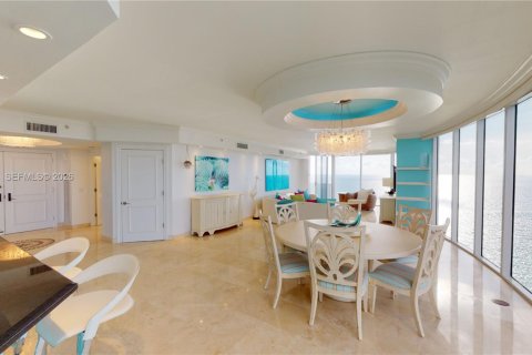 Condo à Sunny Isles Beach, Floride, 3 chambres № 2255678