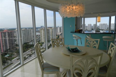 Copropriété à louer à Sunny Isles Beach, Floride: 3 chambres, 194.17 m2 № 2255678 - photo 11