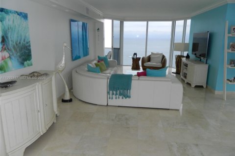 Copropriété à louer à Sunny Isles Beach, Floride: 3 chambres, 194.17 m2 № 2255678 - photo 8