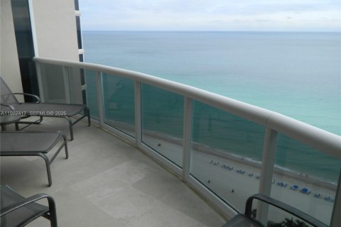 Copropriété à louer à Sunny Isles Beach, Floride: 3 chambres, 194.17 m2 № 2255678 - photo 23