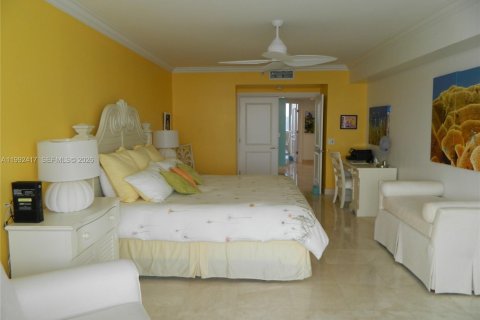 Copropriété à louer à Sunny Isles Beach, Floride: 3 chambres, 194.17 m2 № 2255678 - photo 15
