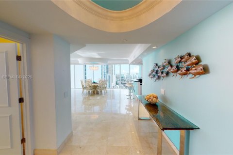 Copropriété à louer à Sunny Isles Beach, Floride: 3 chambres, 194.17 m2 № 2255678 - photo 26
