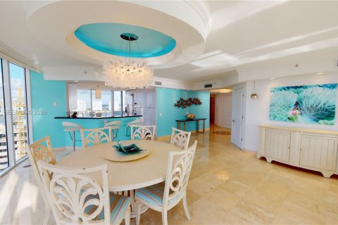 Copropriété à louer à Sunny Isles Beach, Floride: 3 chambres, 194.17 m2 № 2255678 - photo 29