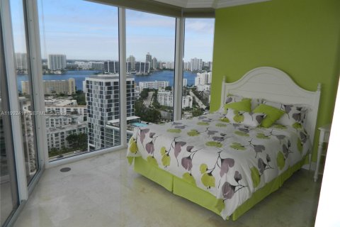 Copropriété à louer à Sunny Isles Beach, Floride: 3 chambres, 194.17 m2 № 2255678 - photo 17