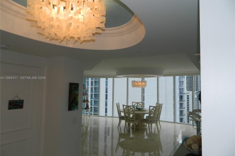 Copropriété à louer à Sunny Isles Beach, Floride: 3 chambres, 194.17 m2 № 2255678 - photo 19