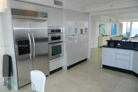 Copropriété à louer à Sunny Isles Beach, Floride: 3 chambres, 194.17 m2 № 2255678 - photo 3