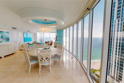 Copropriété à louer à Sunny Isles Beach, Floride: 3 chambres, 194.17 m2 № 2255678 - photo 28