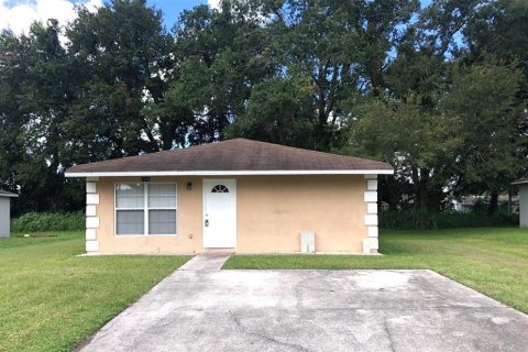 Casa en alquiler en Sanford, Florida, 5 dormitorios, 130.06 m2 № 1905733 - foto 1