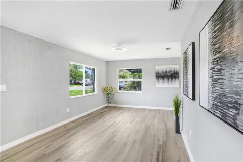 Casa en venta en Saint Petersburg, Florida, 2 dormitorios, 70.23 m2 № 1810215 - foto 3