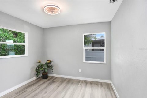 Casa en venta en Saint Petersburg, Florida, 2 dormitorios, 70.23 m2 № 1810215 - foto 12