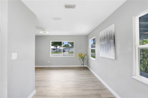 Casa en venta en Saint Petersburg, Florida, 2 dormitorios, 70.23 m2 № 1810215 - foto 7