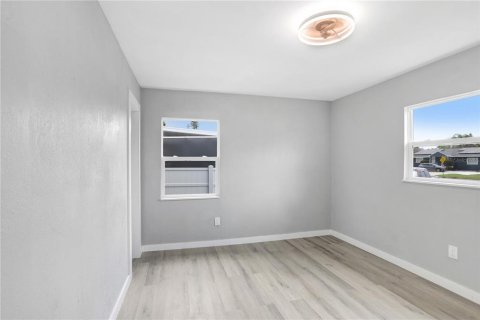 Casa en venta en Saint Petersburg, Florida, 2 dormitorios, 70.23 m2 № 1810215 - foto 10