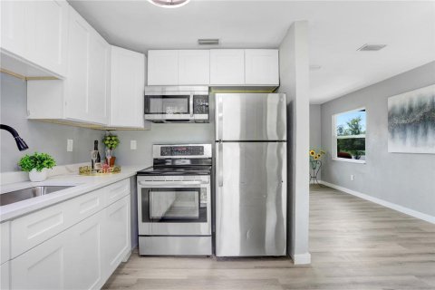 Casa en venta en Saint Petersburg, Florida, 2 dormitorios, 70.23 m2 № 1810215 - foto 9
