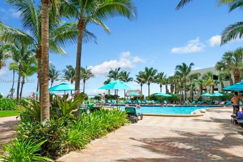Condo in Hollywood, Florida, 1 bedroom  № 2021696 - photo 8