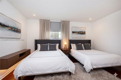 Condo in Hollywood, Florida, 1 bedroom  № 2021696 - photo 5