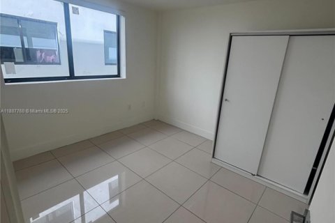 Снять в аренду квартиру в Майами, Флорида 2 спальни, 51.1м2, № 1938759 - фото 11