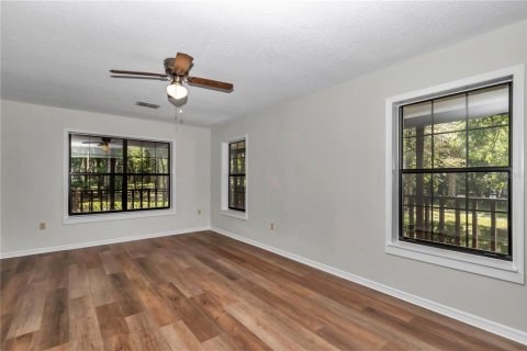 House in Reddick, Florida 4 bedrooms, 168.15 sq.m. № 1916346 - photo 15