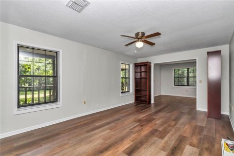 House in Reddick, Florida 4 bedrooms, 168.15 sq.m. № 1916346 - photo 10