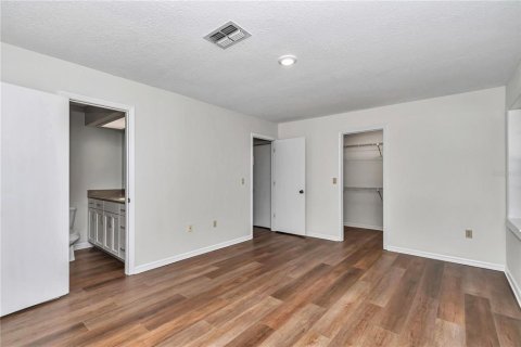 House in Reddick, Florida 4 bedrooms, 168.15 sq.m. № 1916346 - photo 28