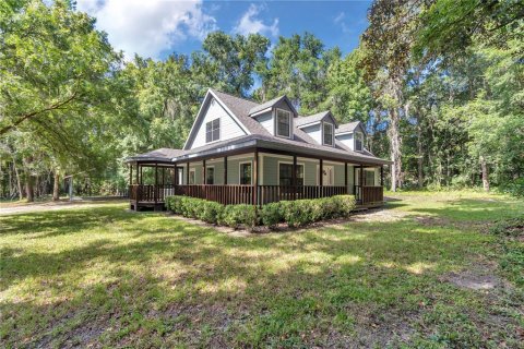 House in Reddick, Florida 4 bedrooms, 168.15 sq.m. № 1916346 - photo 1