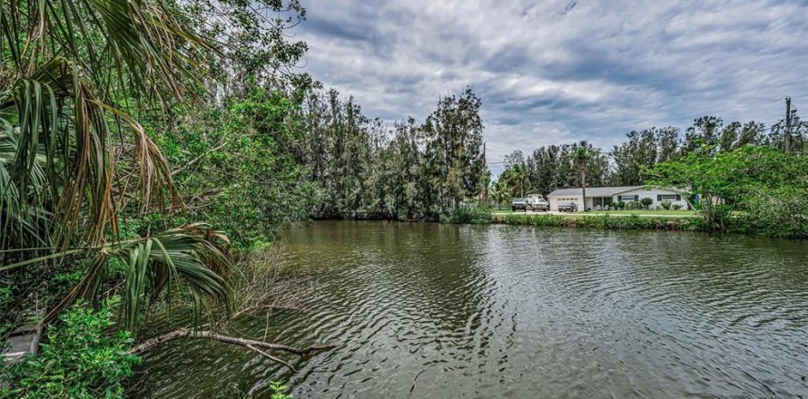 Land in Hudson, Florida № 2148165