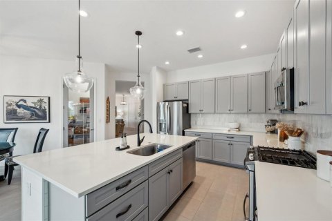 Casa en venta en Wesley Chapel, Florida, 6 dormitorios, 382.01 m2 № 1772087 - foto 8