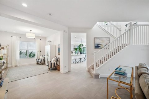 Casa en venta en Wesley Chapel, Florida, 6 dormitorios, 382.01 m2 № 1772087 - foto 14