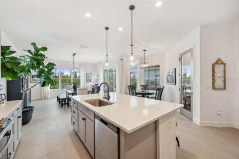 Casa en venta en Wesley Chapel, Florida, 6 dormitorios, 382.01 m2 № 1772087 - foto 9