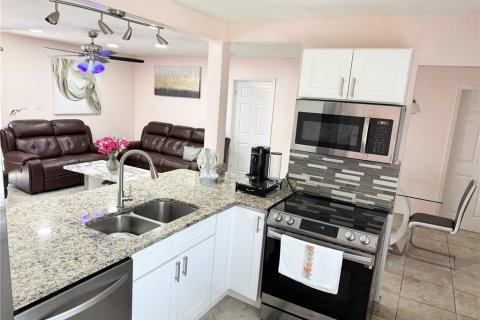 Villa ou maison à vendre à Orlando, Floride: 3 chambres, 136.57 m2 № 1749530 - photo 4