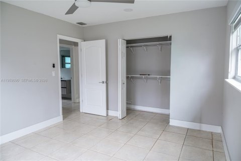 Купить виллу или дом в Холливуд, Флорида 2 спальни, 98.29м2, № 2020092 - фото 12