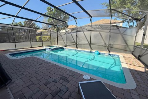 Casa en alquiler en Davenport, Florida, 7 dormitorios, 327.39 m2 № 1651425 - foto 2