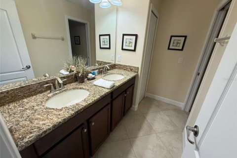 Casa en alquiler en Davenport, Florida, 7 dormitorios, 327.39 m2 № 1651425 - foto 23