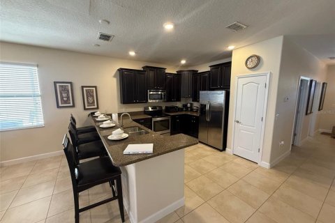 Casa en alquiler en Davenport, Florida, 7 dormitorios, 327.39 m2 № 1651425 - foto 7