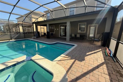 Casa en alquiler en Davenport, Florida, 7 dormitorios, 327.39 m2 № 1651425 - foto 3