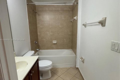 Снять в аренду кондоминиум в Дорал, Флорида 3 спальни, 112.13м2, № 1997745 - фото 14