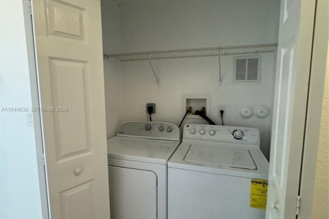 Снять в аренду кондоминиум в Дорал, Флорида 3 спальни, 112.13м2, № 1997745 - фото 15